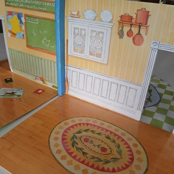 Madeline Pop Up Doll House with Carry Case - Vintage, Rare - Picture 6 of 15